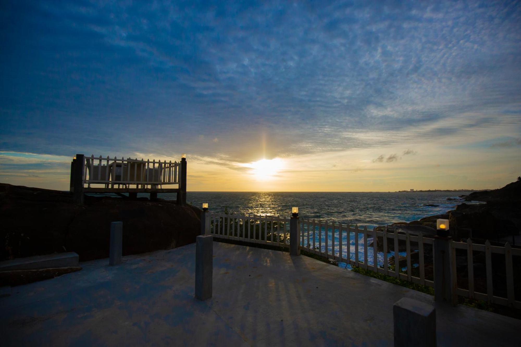 Hotel Zeilan Sunset Point Unawatuna Exteriör bild